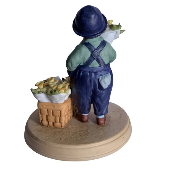 Avon 1986 Holiday Figurine Series "Springtime"  Jessie Willcox Smith Collection - Picture 3 of 6